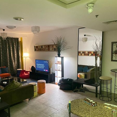 Travelers Backpackers Hostel ดูไบ ภายนอก รูปภาพ