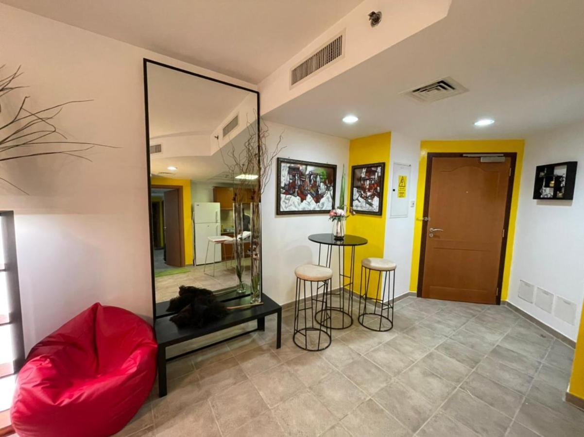 Travelers Backpackers Hostel ดูไบ ภายนอก รูปภาพ