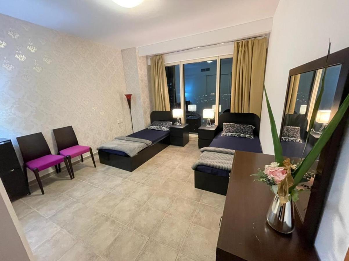 Travelers Backpackers Hostel ดูไบ ภายนอก รูปภาพ