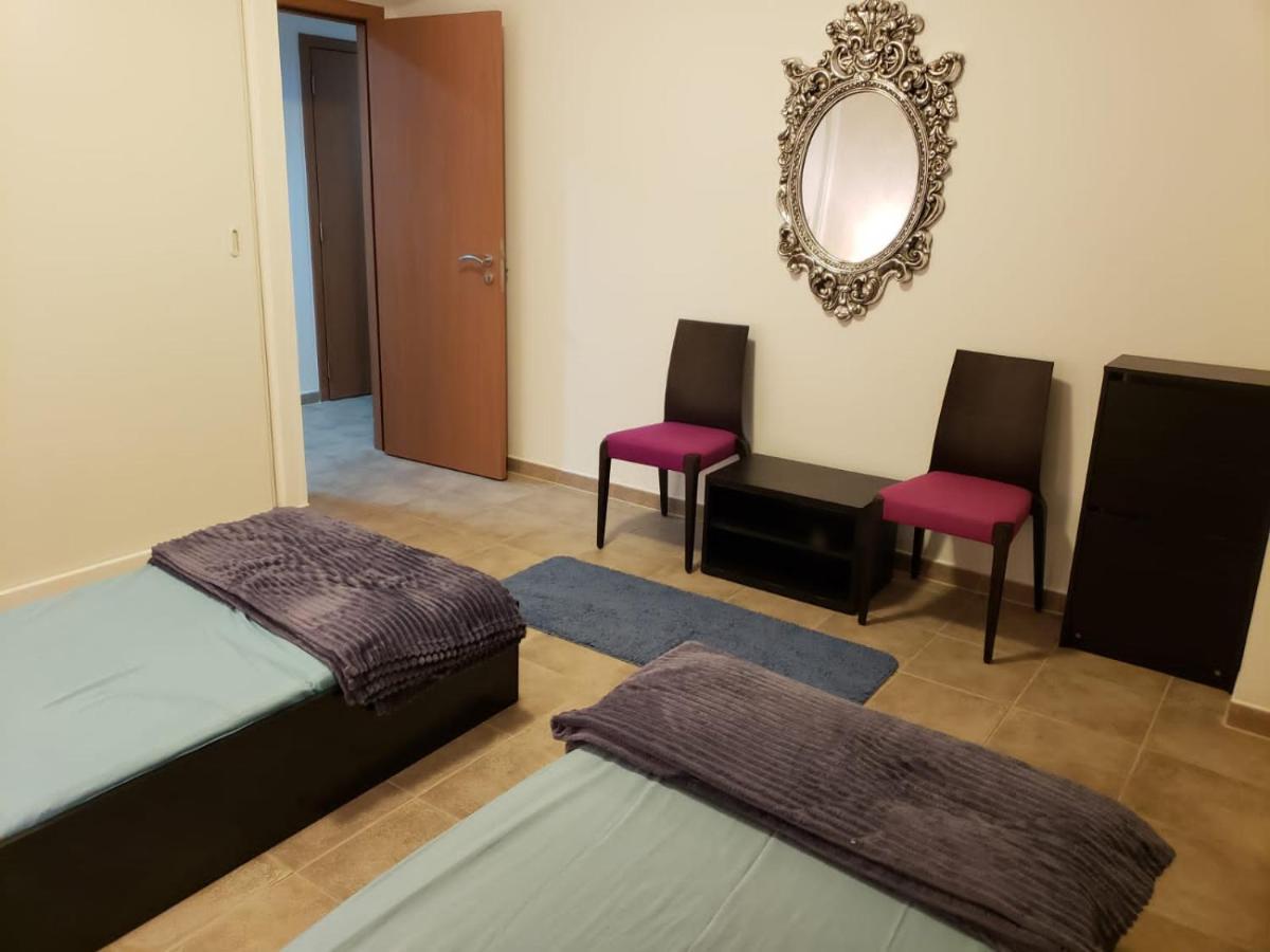 Travelers Backpackers Hostel ดูไบ ภายนอก รูปภาพ