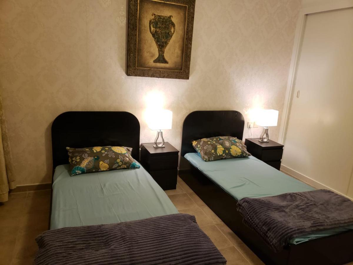 Travelers Backpackers Hostel ดูไบ ภายนอก รูปภาพ