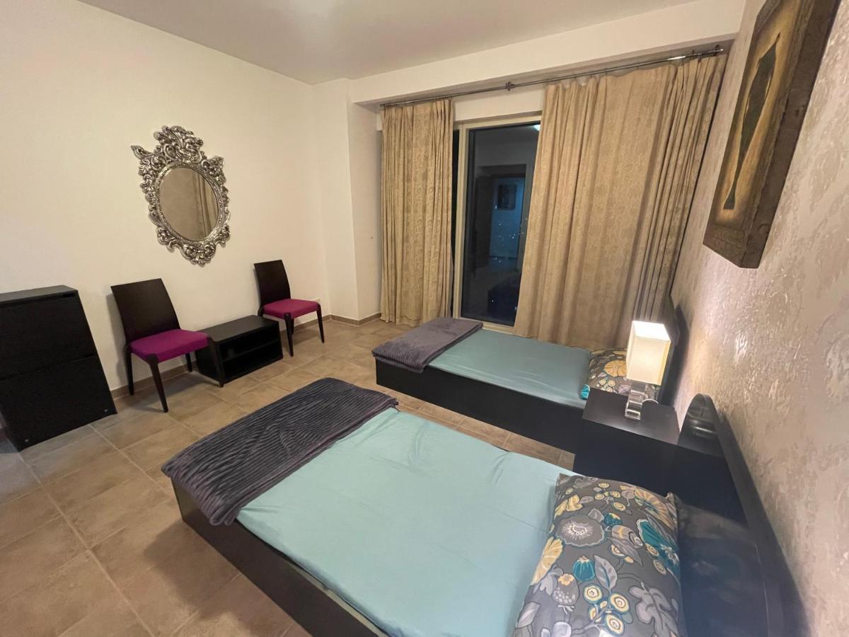 Travelers Backpackers Hostel ดูไบ ภายนอก รูปภาพ
