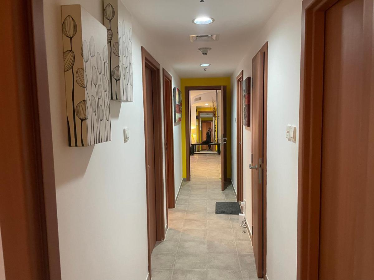 Travelers Backpackers Hostel ดูไบ ภายนอก รูปภาพ
