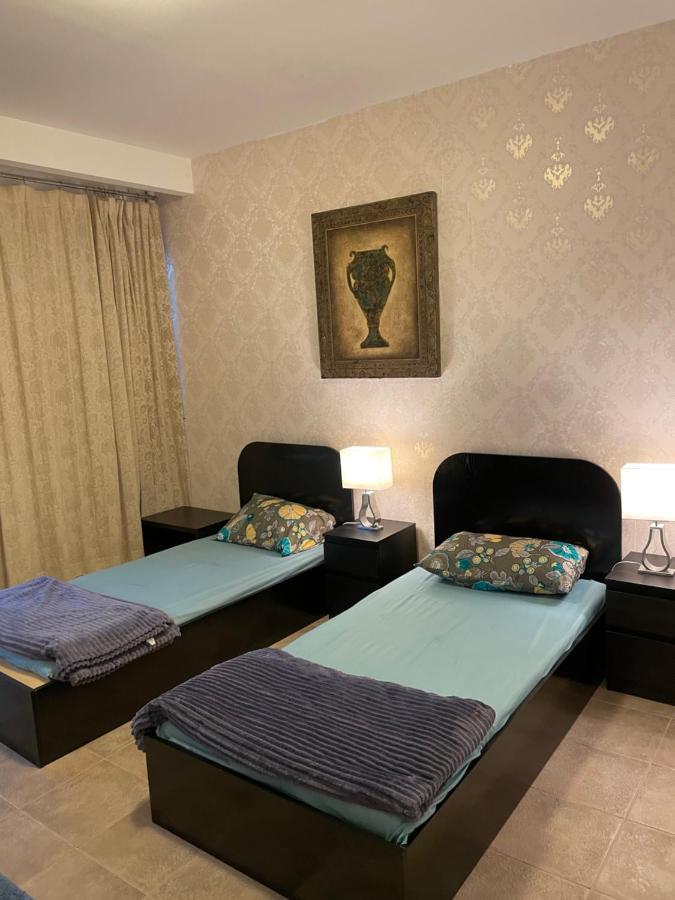 Travelers Backpackers Hostel ดูไบ ภายนอก รูปภาพ