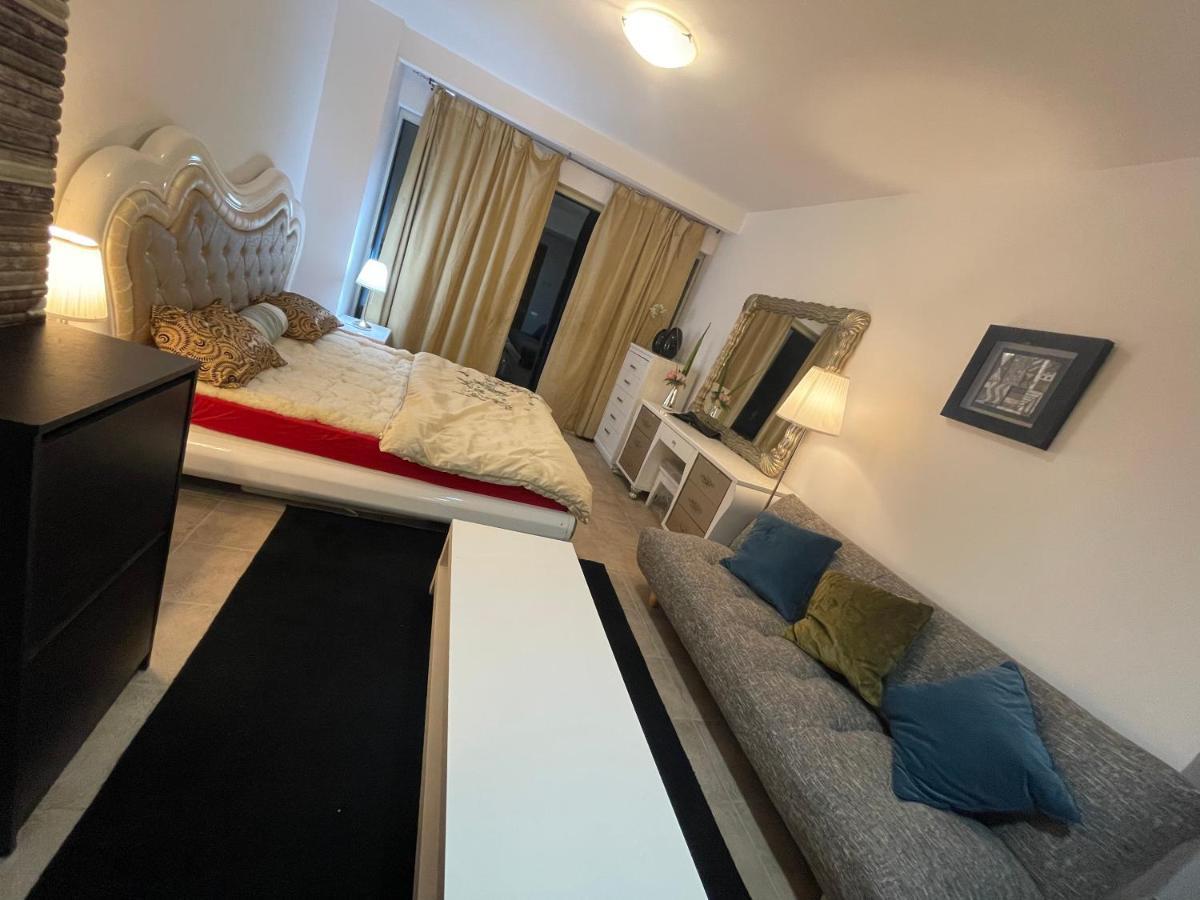 Travelers Backpackers Hostel ดูไบ ภายนอก รูปภาพ