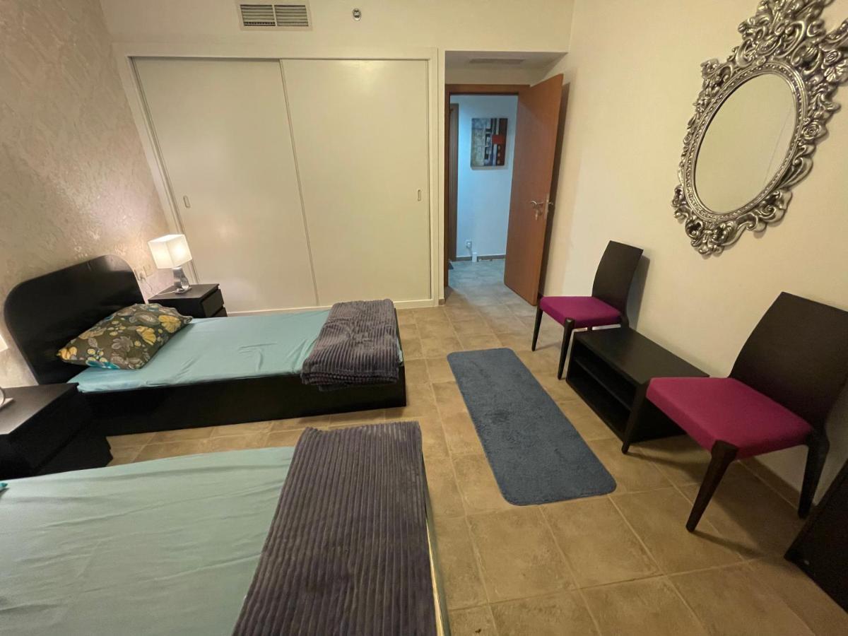 Travelers Backpackers Hostel ดูไบ ภายนอก รูปภาพ